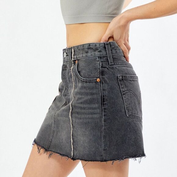 Levi’s  lack Wash Hem Mini Denim Skirt(Size 26) - Picture 3 of 10